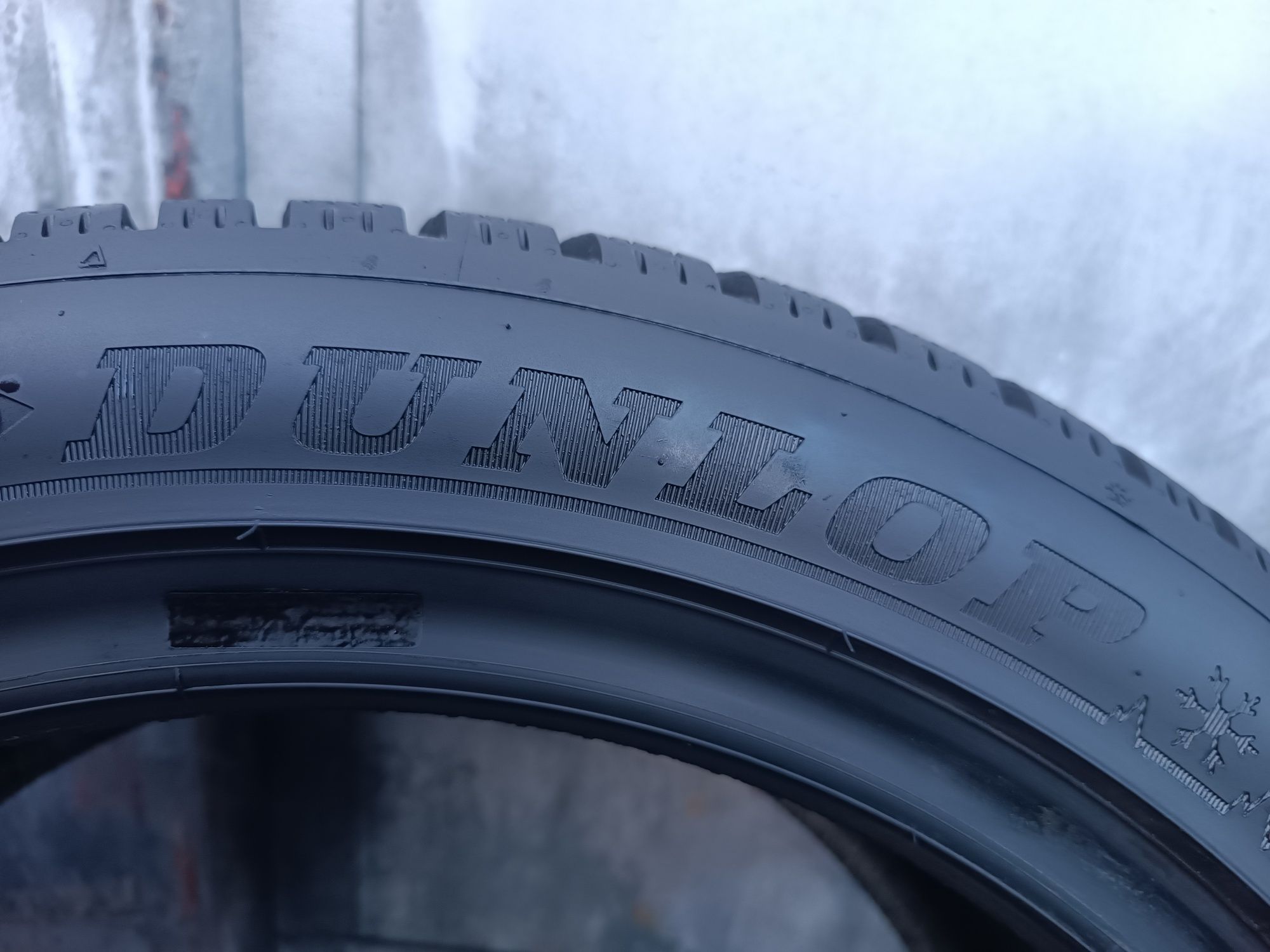 235/45/17 Dunlop