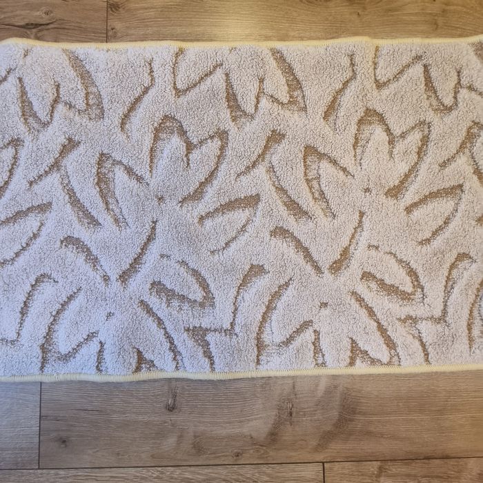 Covor cu 4 / 50 cm