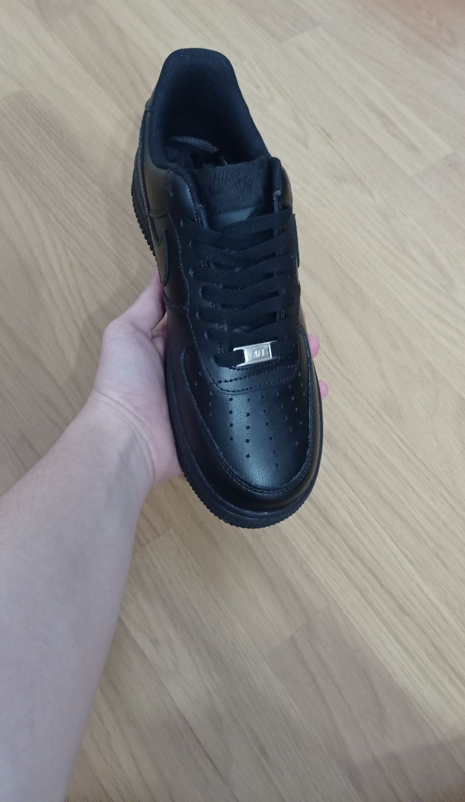 Vând Air Force 1 Black