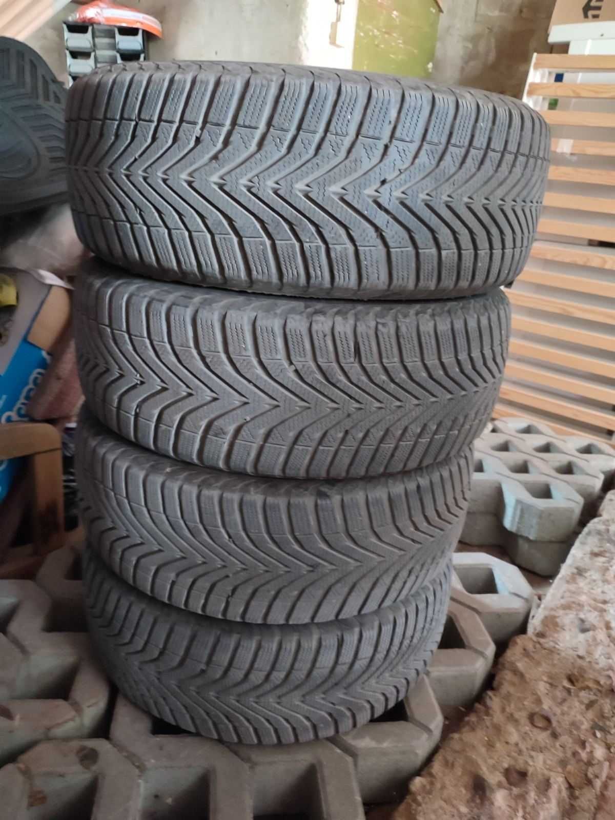 Vredestein 205/55 R16 комплект зимни гуми - запазени