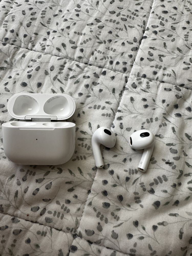 Apple AirPods 3