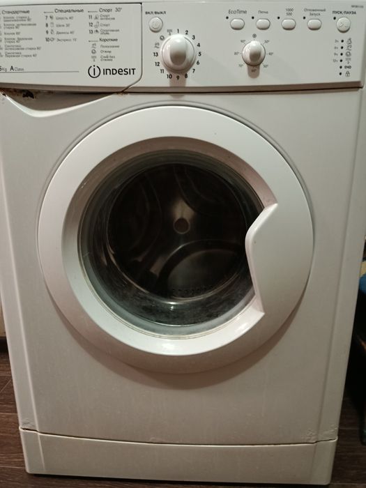 Продаю  стиральную машину индезит в неисправном состояний.