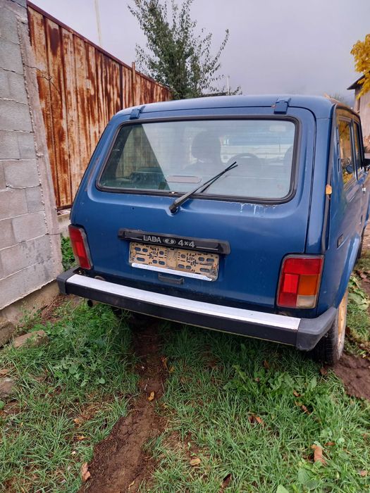 Лада Нива 1.7i  На части.