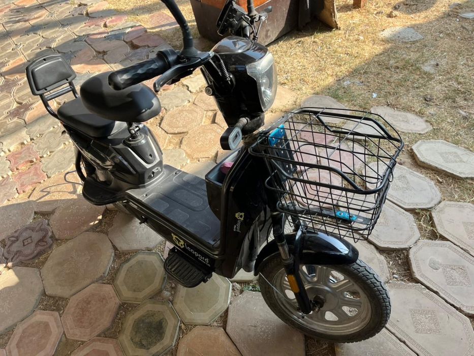 электроскутер Leopard Max E8