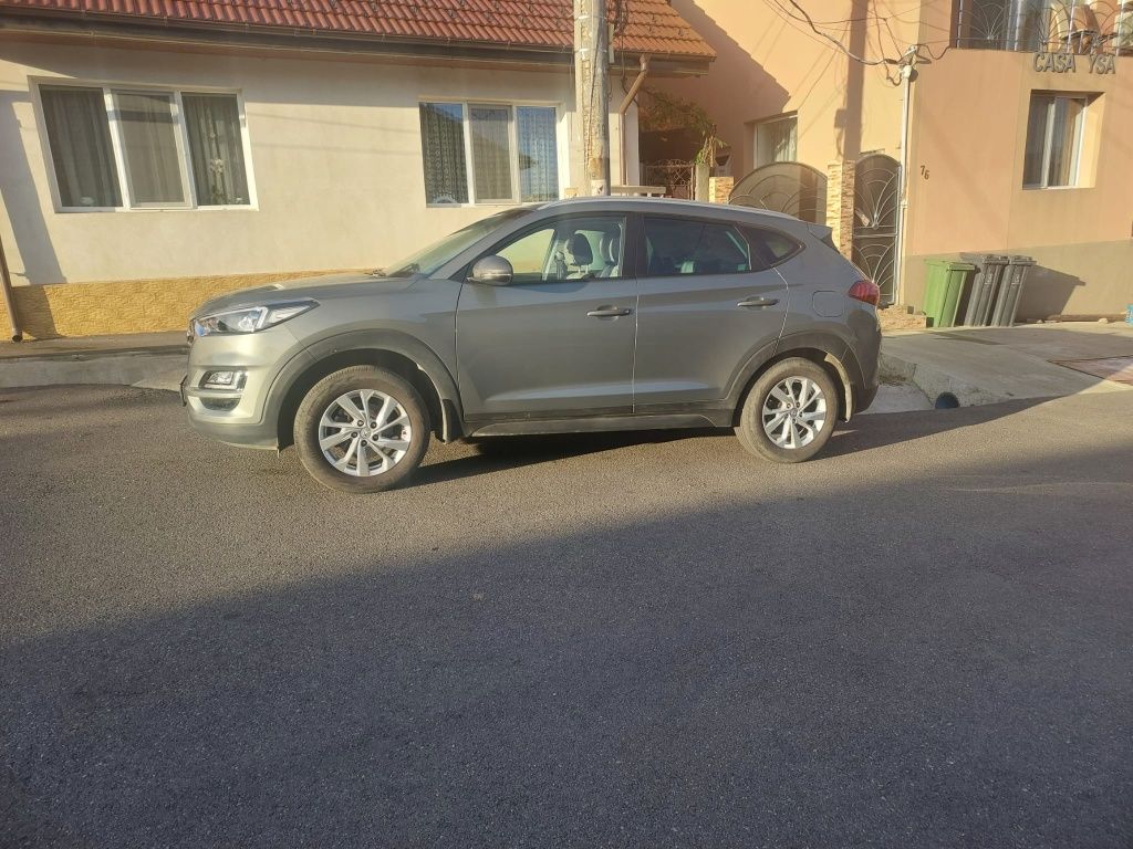 Vând mașină Hyundai Tucson