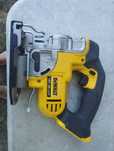 Fierăstrău geaxon dewalt