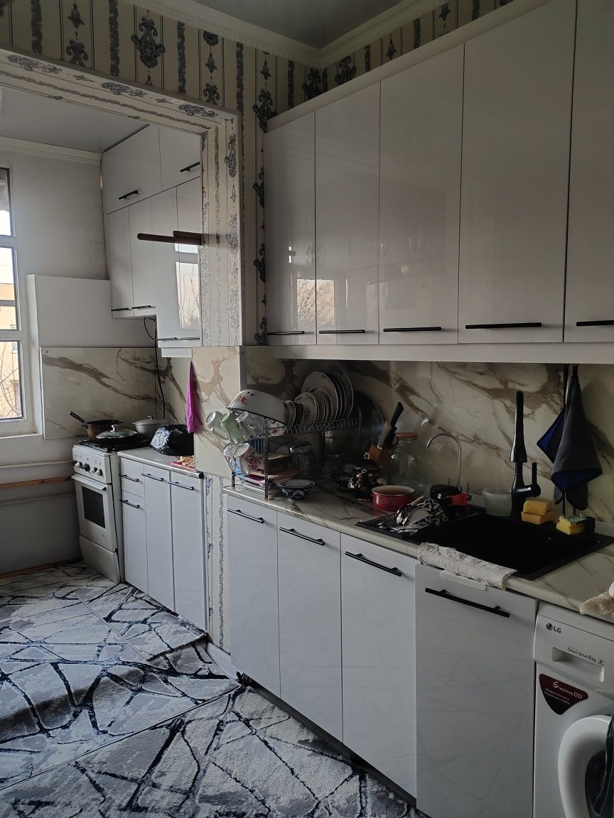 Продаётся квартира Feruza Masiv 4xonali uy