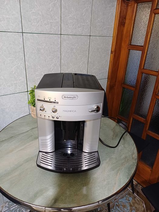 Expressor cafea DeLonghi Magnifica