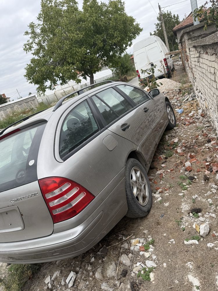 Продавам Mercedes C180 Kompressor 2003!