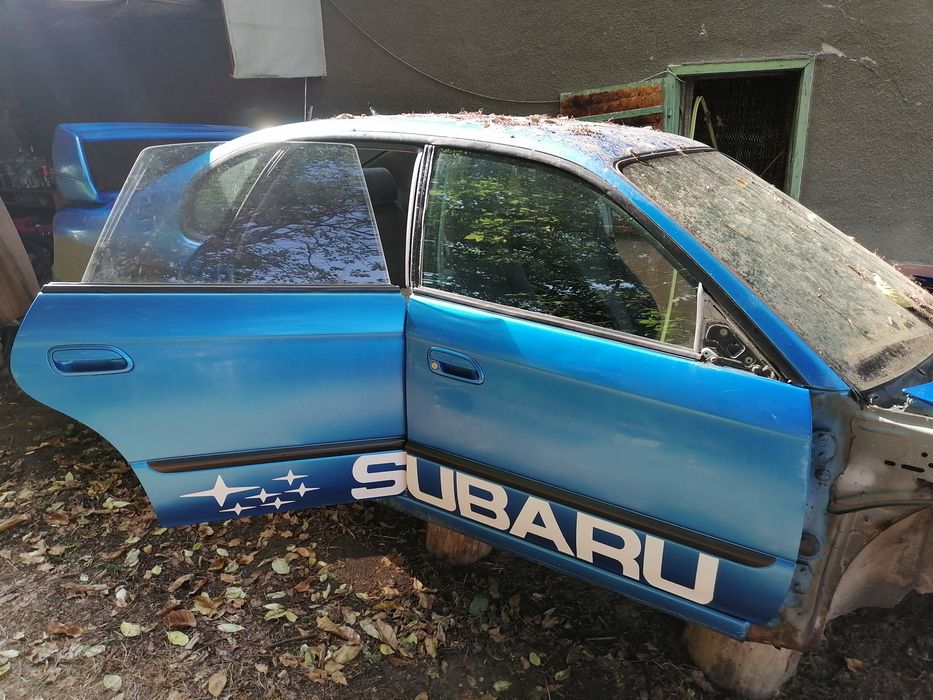 Субару легаси В12 на части