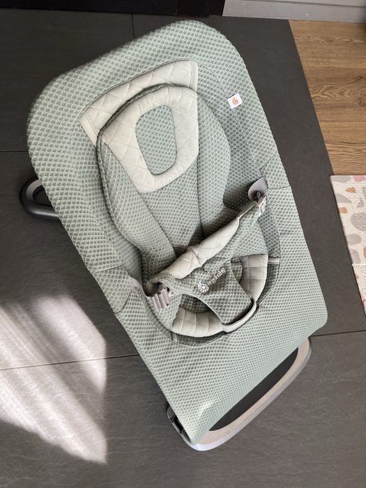 Шезлонг Ergobaby 3 в 1 Bouncer
