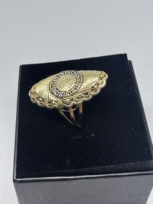 красив златен дамски пръстен 3.47гр 14к 585