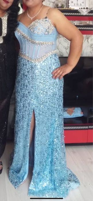 Официална рокляя