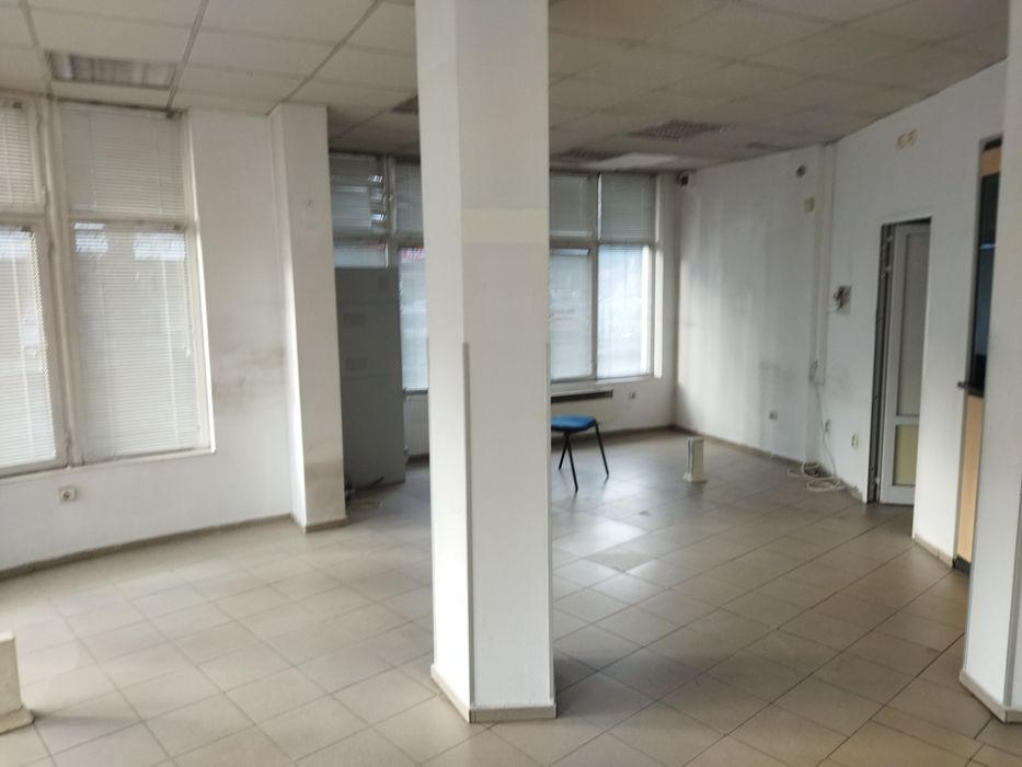 Дава под наем самостоятелна офис сграда