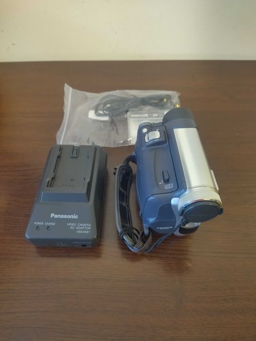 Продавам преносима камера Panasonic NV-GS11EG MiniDV