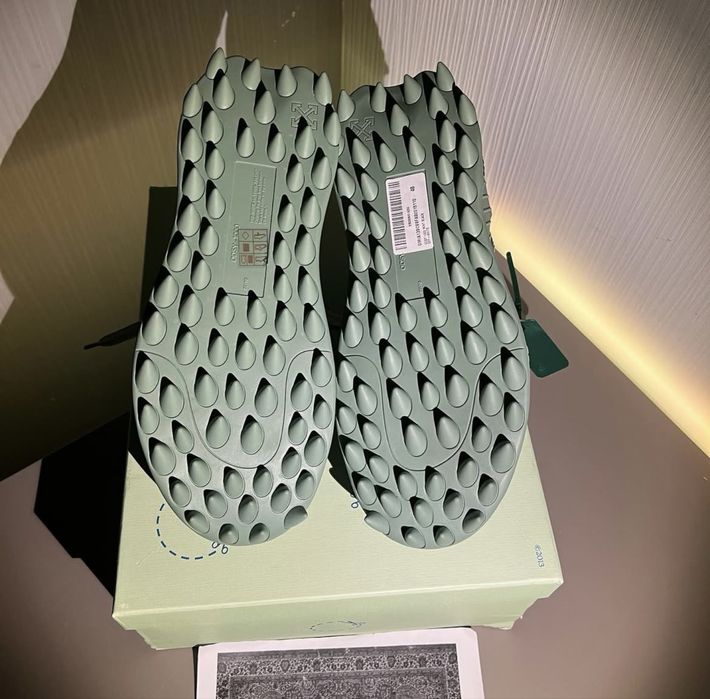 Adidasi off white odsy 1000