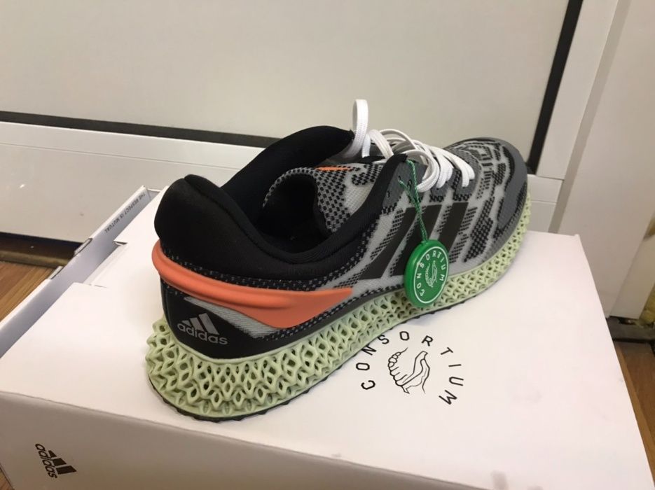 Оригинални маратонки ADIDAS ZX 4000 4D Sense налични 41 до 45