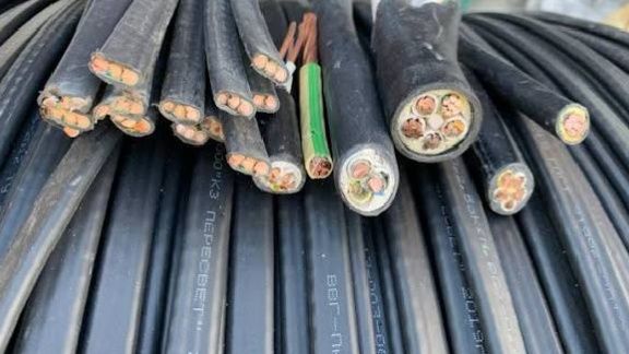 Принимаю кабель.