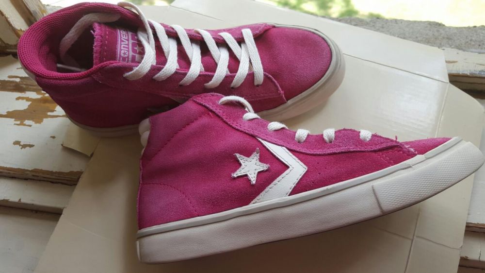 Converse nr. 32, interior 21 cm, piele întoarsă roz inchis