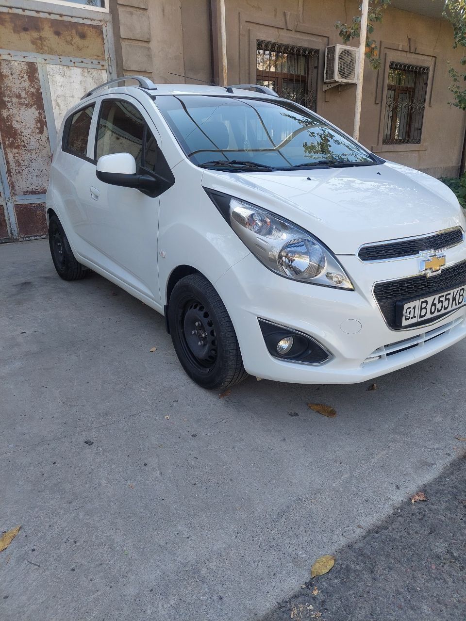 Spark 4 pazetsiya aftamat karobka oq rang