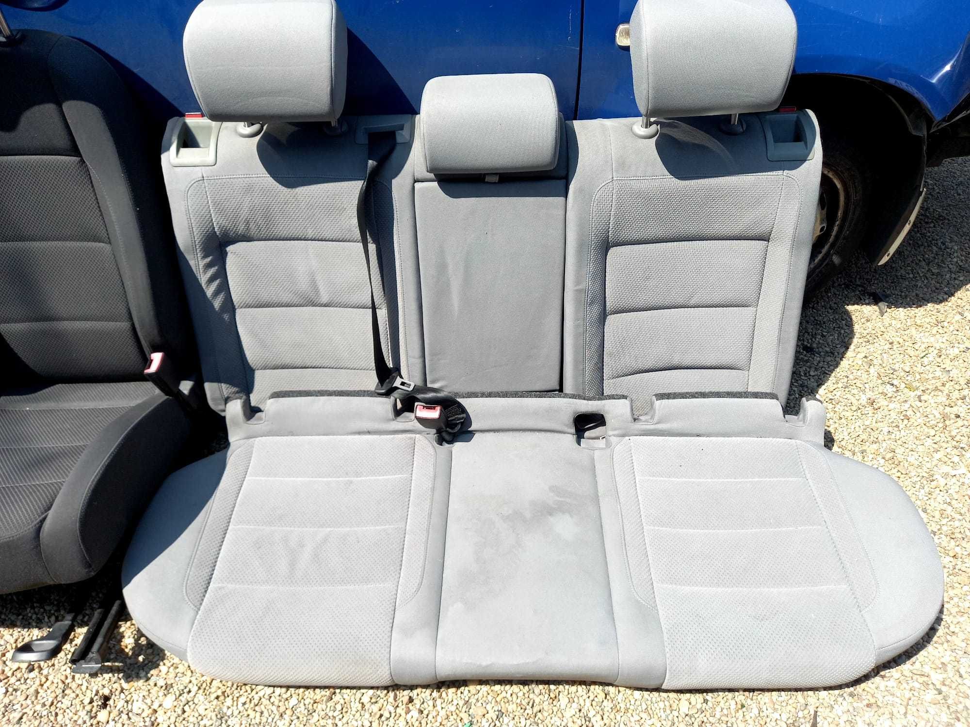 Vw Golf 5 break, set scaune fata banchete spate tetiere.