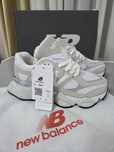 Adidasi New Balance 9060