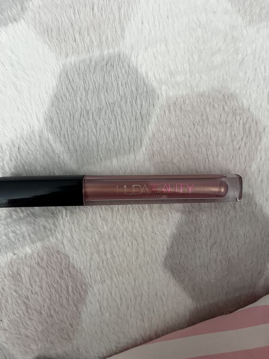 Huda beauty lip strobe