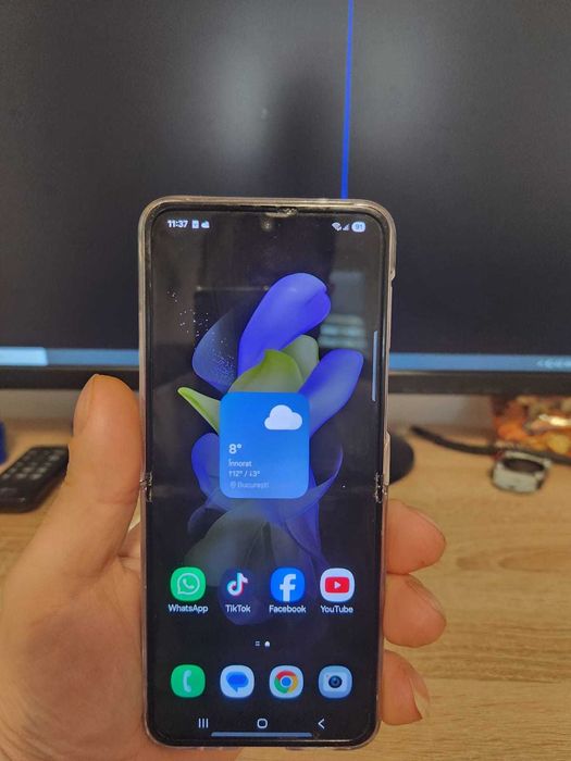 Samsung Galaxy Z Flip4 5G 128GB 8GB RAM Dual