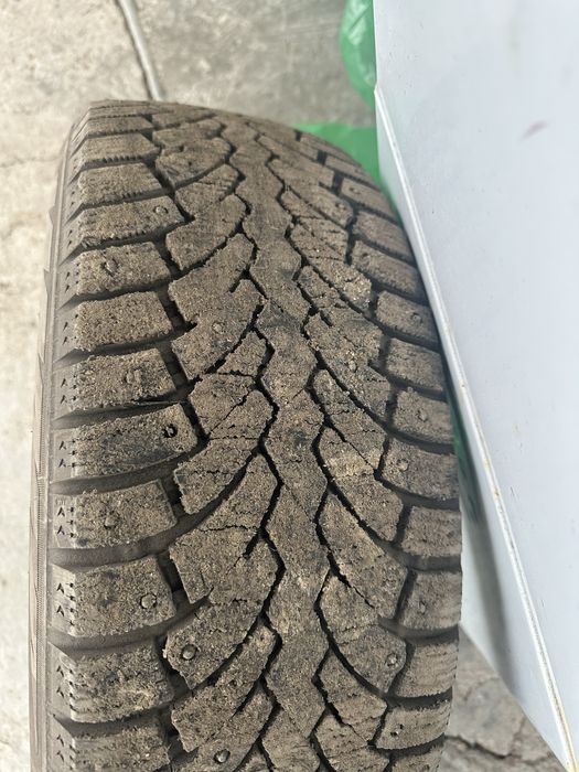 Продам зимнею резину