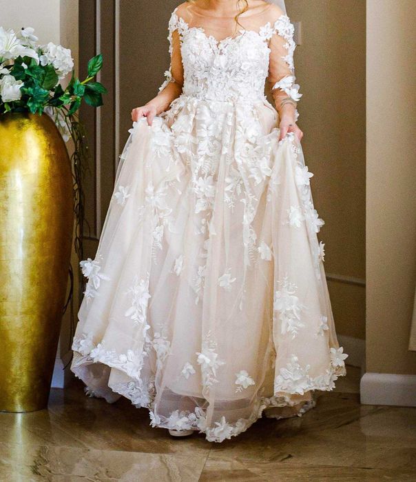 Ultimul pret - Rochie de mireasa Freya, APROAPE NOUA, flori 3D