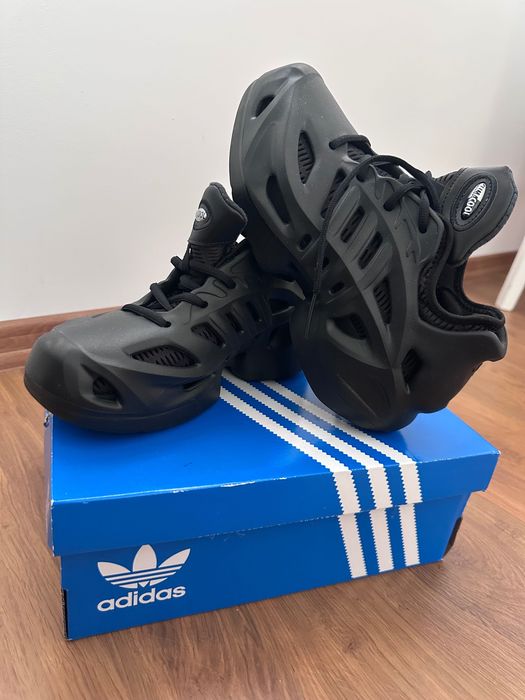 Нови, оригинални маратонки Adidas