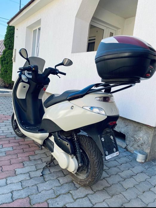 Vând scuter 125 cmc