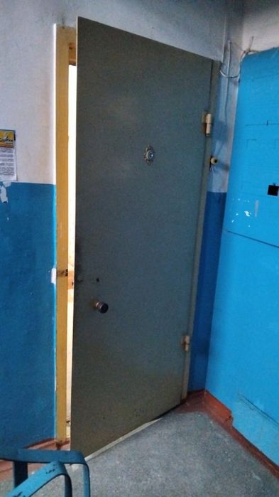 Продам б/у двери