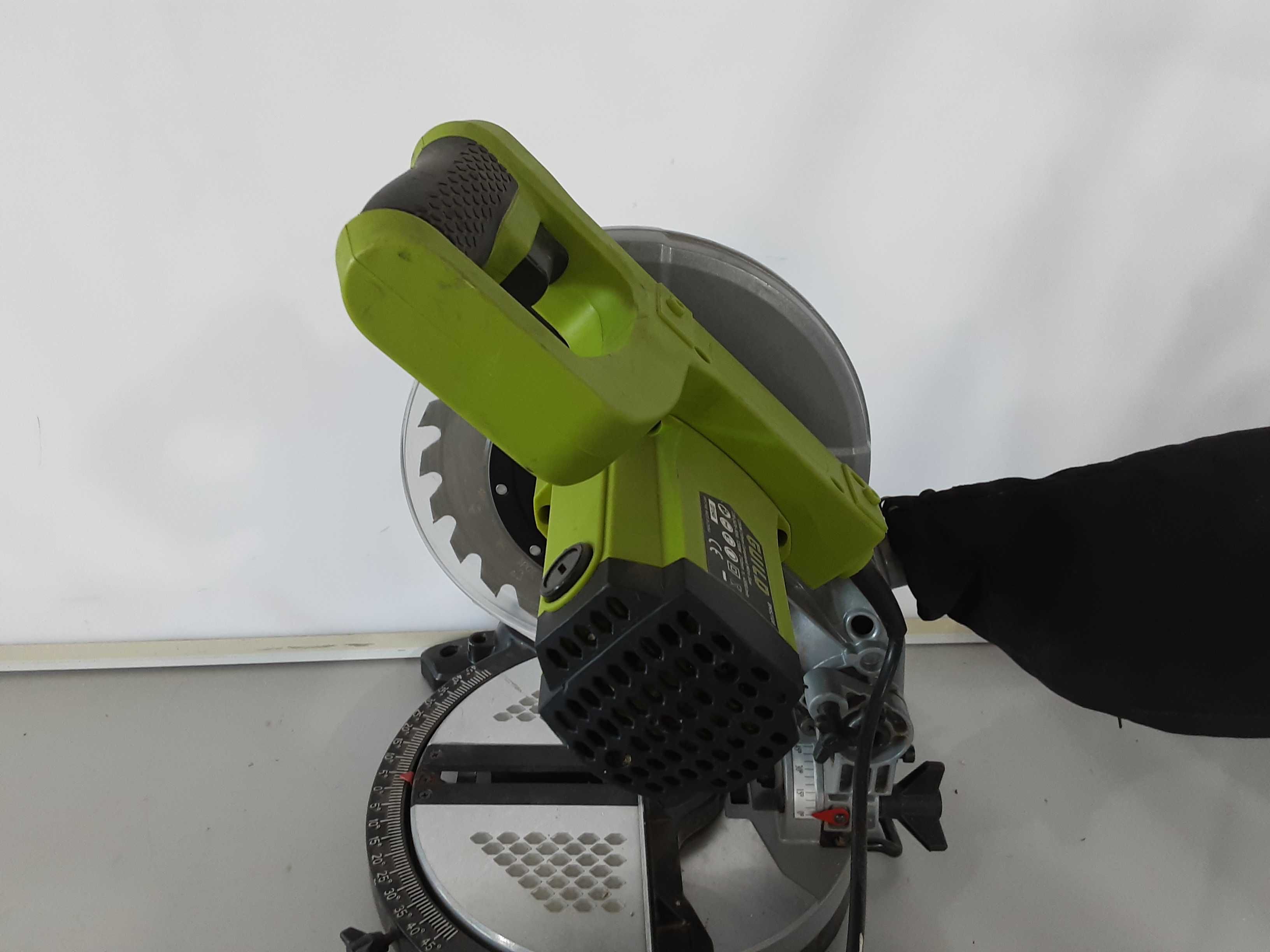 Циркуляр пендула - GUILD 1200W / 210mm