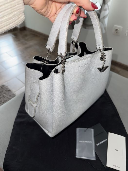 Чанта Emporio Armani бяла/сива