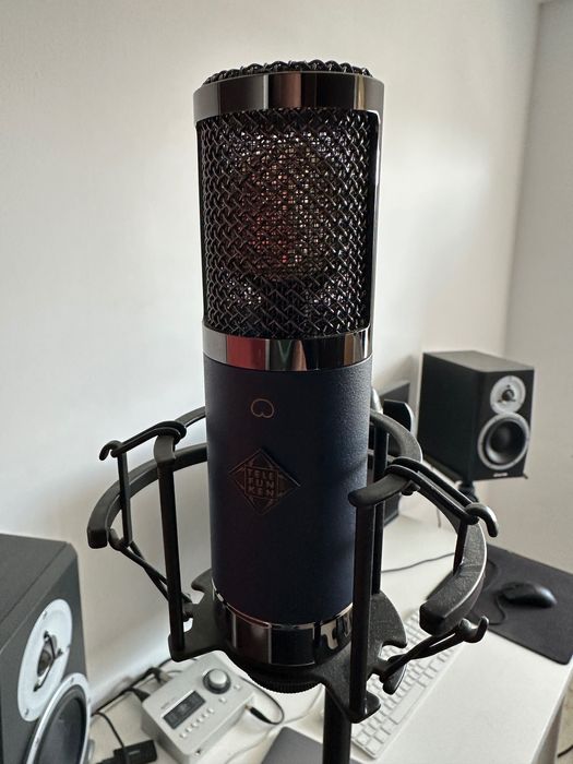 Telefunken TF11 Fet (studio microphone)
