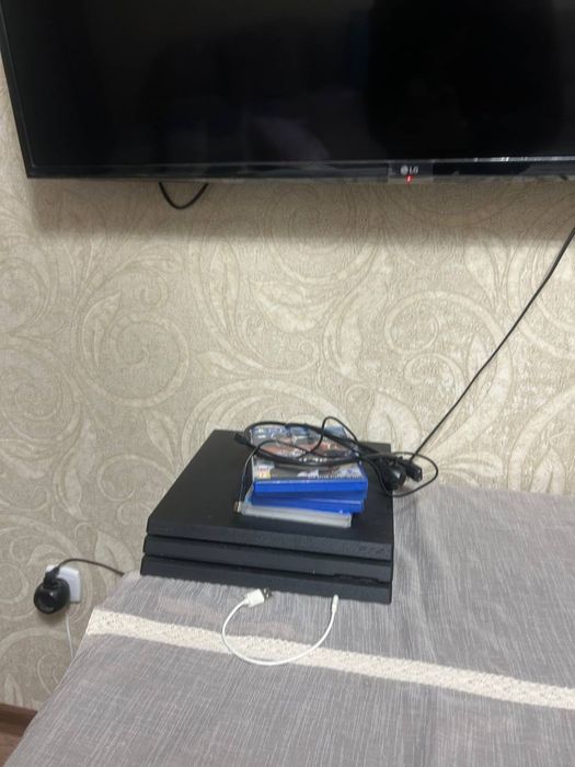 Playstation 4 pro 1tb
