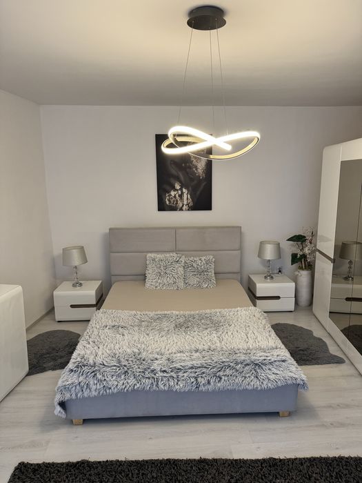 Inchiriez apartament