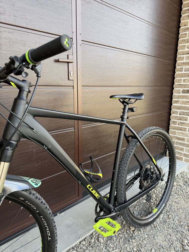 Vând bicicletă MTB Cube Reaction Pro