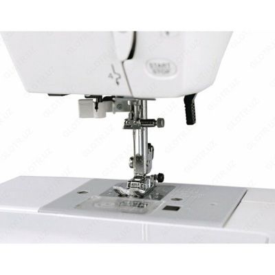 Швейная машина Janome Clio 100