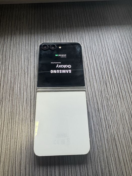 Samsung galaxy z flip 5