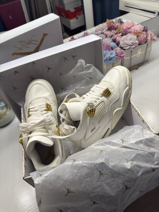 Air Jordan 4 Retro Metallic Gold White