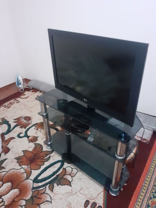 Телевизор+ Подставка+Тюнер, сатылады