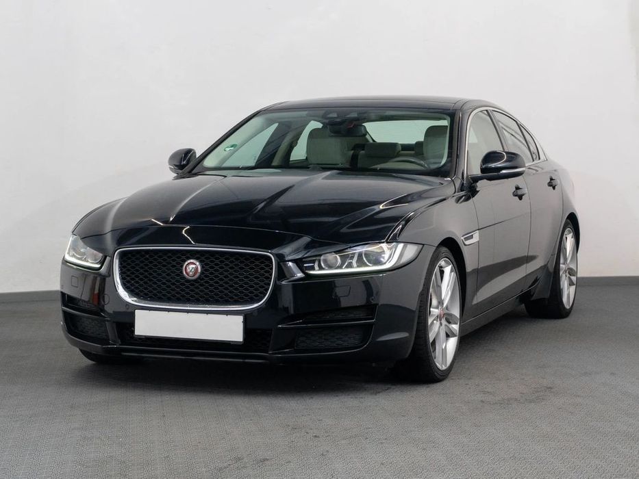Jaguar XE Rate / Credit / Buyback / Istoric si km certificati