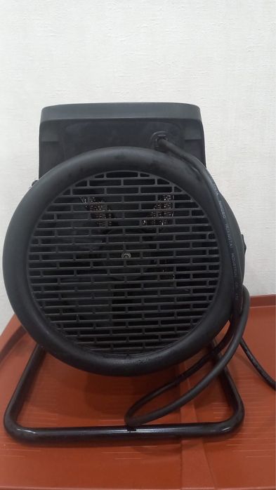 Обогреватель / тепловентилятор