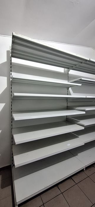Rafturi metalice stare foarte buna