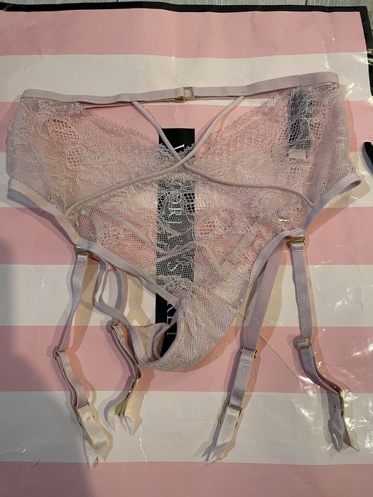 Lenjerie intima Victoria’s Secret