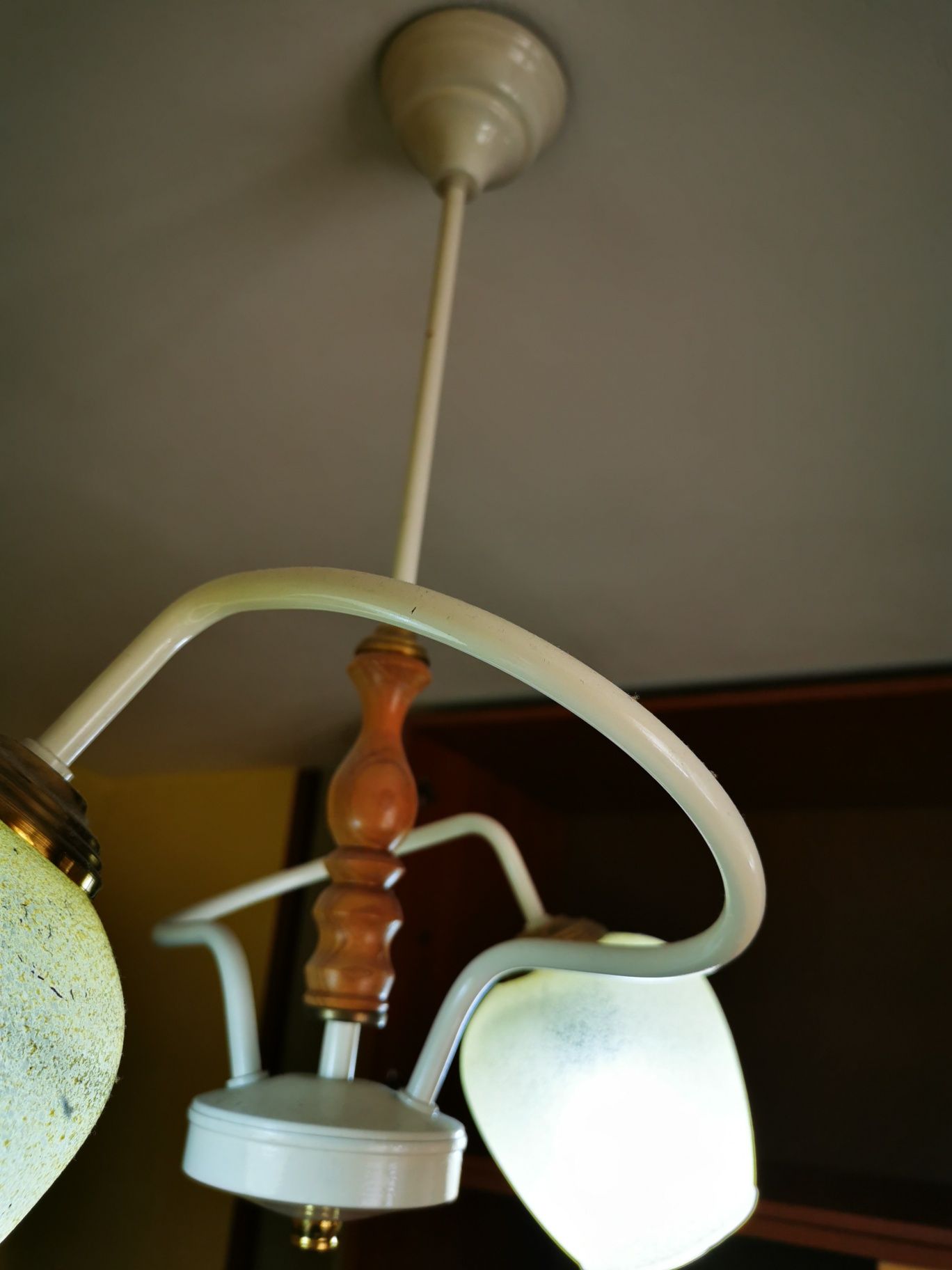Лампа за таван с три аплика