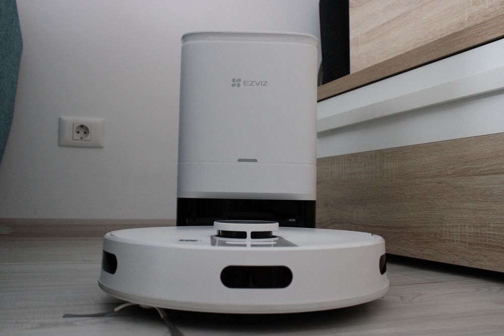 Aspirator robot EZVIV RE4 plus 3 ani garanție