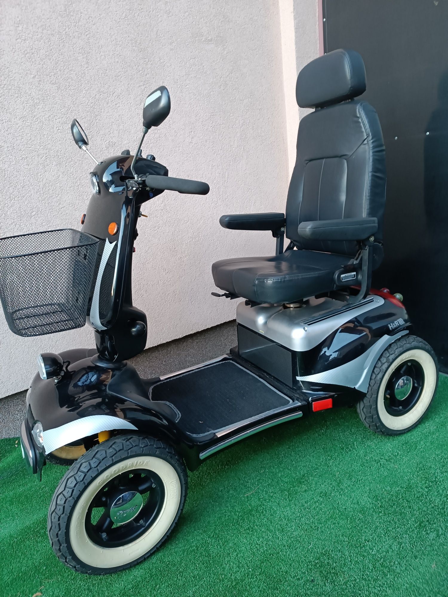 Handicap căruț scuter Dizabilitati cărucior dezabilitati batrani